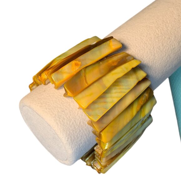 VINTAGE Seashell bangle bracelet - Picture 2 of 2